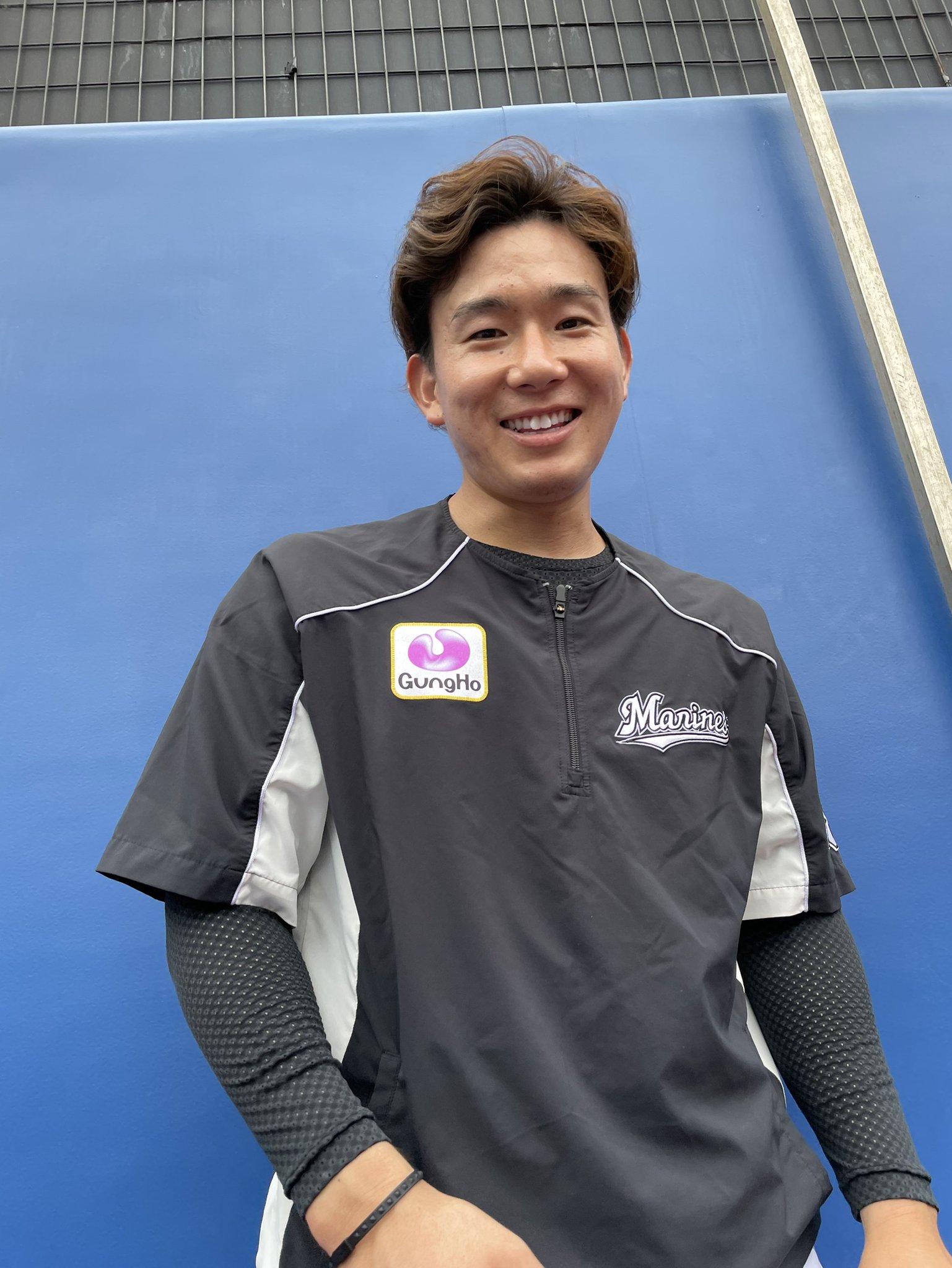 実使用】千葉ロッテマリーンズ 中村稔弥選手 直筆サイン入り