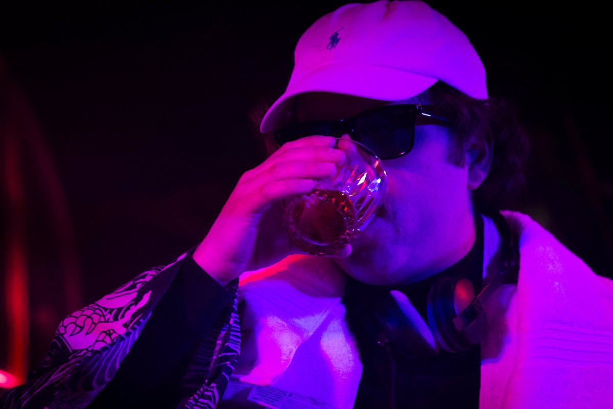 edinburghpalms's tweet photo. The first three instalments of #VIP have been a blast and the next three acts are hot on their heels - @ameliabayler @JacuzziGeneral and Bee Asha Singh (of @The_Honey_Farm fame) drumming up a heat wave yes please.
#virtuallyinparadise #lockdownperformance https://t.co/bJBUAin2UH