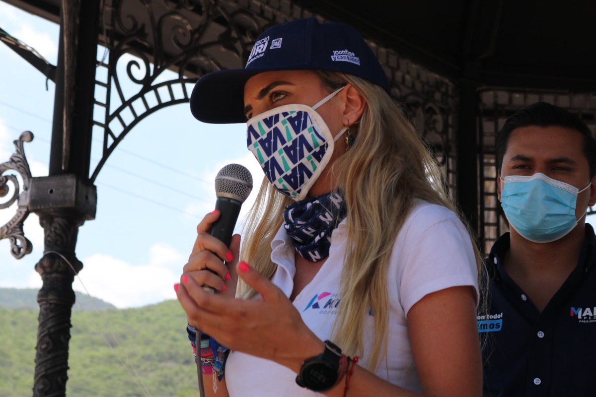 TaniaPalaciosK's tweet photo. Si tenemos la voluntad de servir, tenemos la capacidad de ayudar a sacar adelante a nuestros municipios #contigoycontodo 💪🏻👏🏻.

#MaritzaPedraza 

#SierraGorda #Qro #ContigoYConTodo https://t.co/ADh5aFRX7C