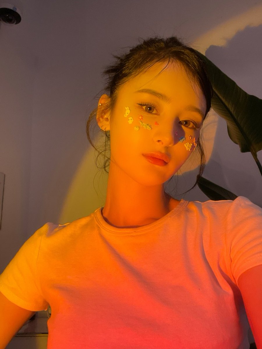 lanastuff's tweet image. how to be so pretty :( 

#HICC #라나 #LANA #拉娜 #luminous