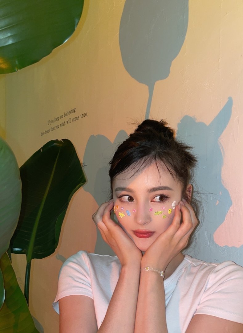 lanastuff's tweet image. how to be so pretty :( 

#HICC #라나 #LANA #拉娜 #luminous