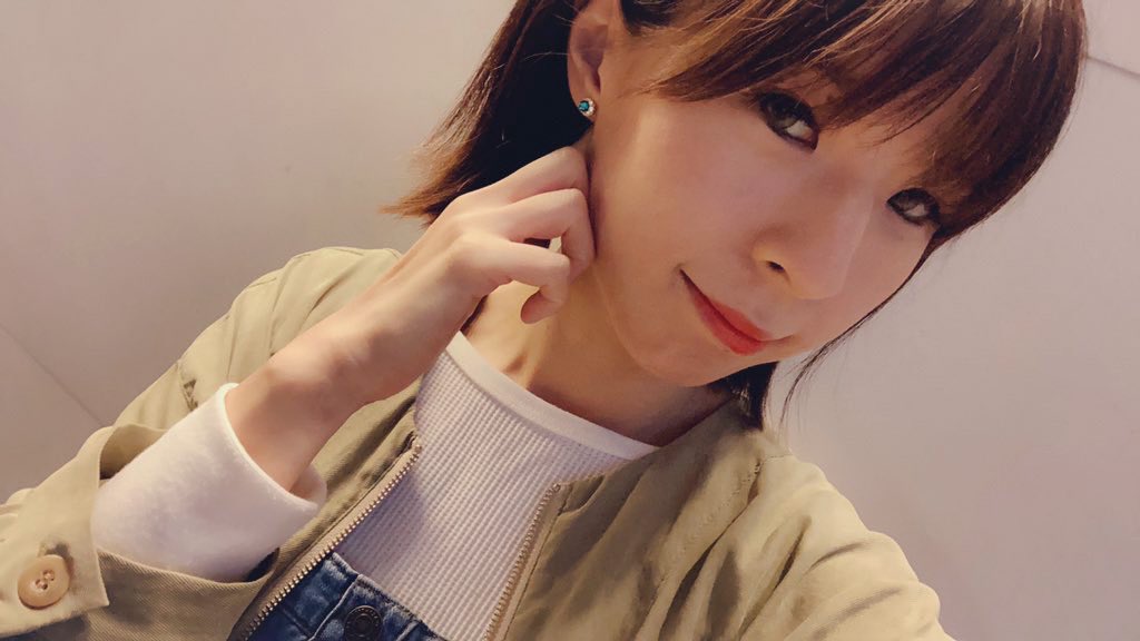 貼るだけピアスpippi