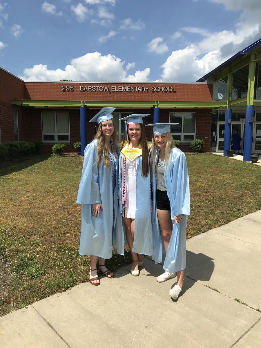 HtownHSCCPS's tweet photo. Several Hurricane seniors returned today to where their school careeers started #ccpspride #canePride #classof2021 https://t.co/DCbDZrkwq6