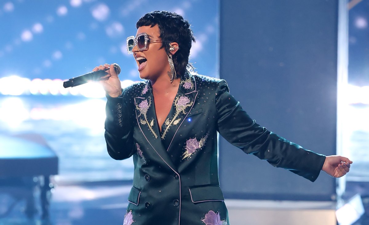 iHeartRadio's tweet photo. .@ddlovato's impression of @eltonofficial is 💯

#iHeartAwards2021 https://t.co/ae9XKnfCoS