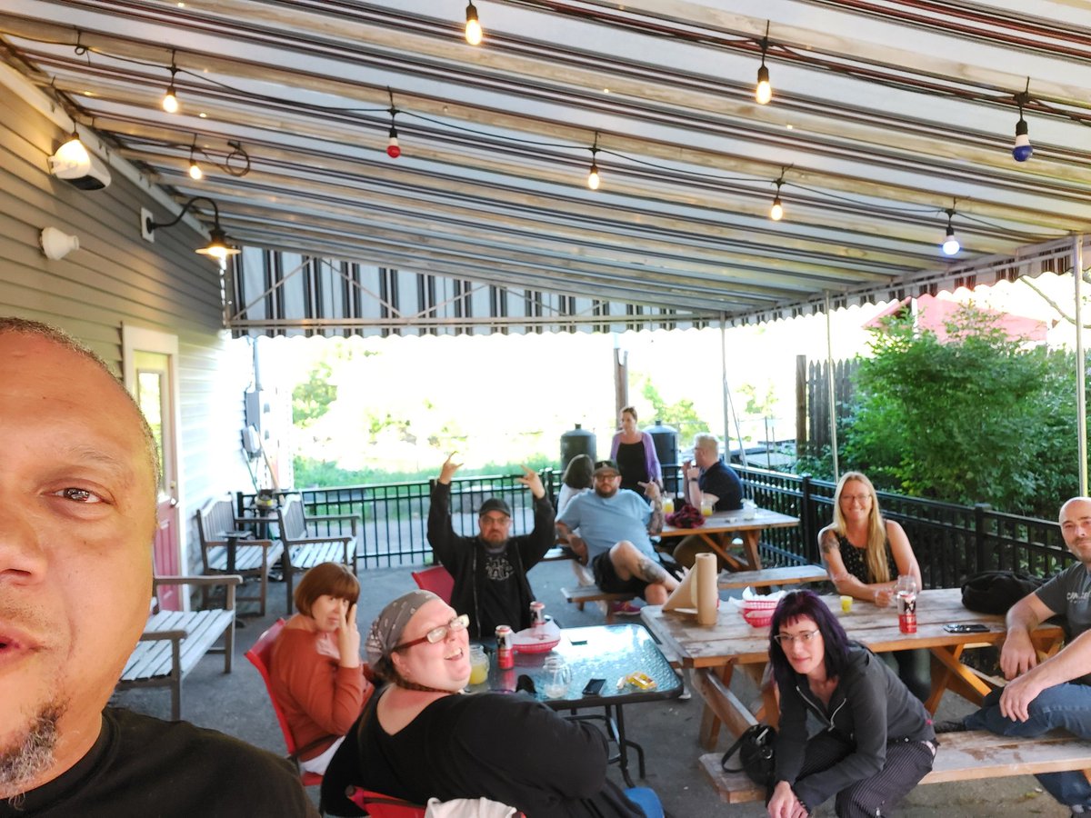 DDevilPowder's tweet photo. When I say I'm bringing a posse for fish tacos I bring a posse baby. Thank you to Smoke and Cream for having us and making fish tacos with the DDP lemon pepper baja sauce. We'll be back next Thursday. #smokeandcreamnh #davesdevilpowder #ddp #fish #tacos #friends #Foodies https://t.co/5DTze4X8Z7