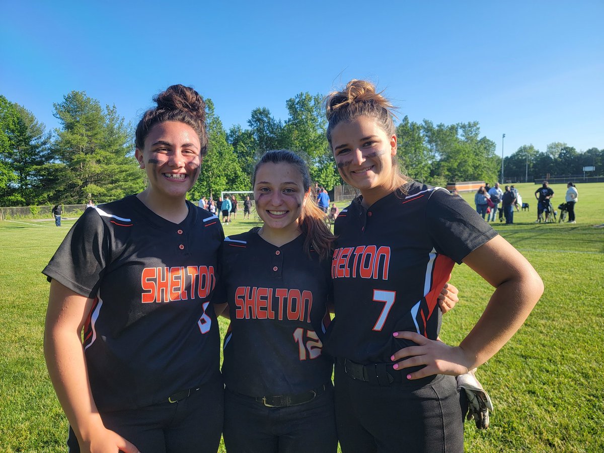 MrsWheelerPE's tweet photo. So PROUD of these girls @AlexisResto8 @juliakrijgsman_  @ALeone1212 for making All SCC 1st team and @rachel_kiman @amanda_kiman  for making All SCC 2nd team 🧡🖤🥎 https://t.co/sViJWwKWCt