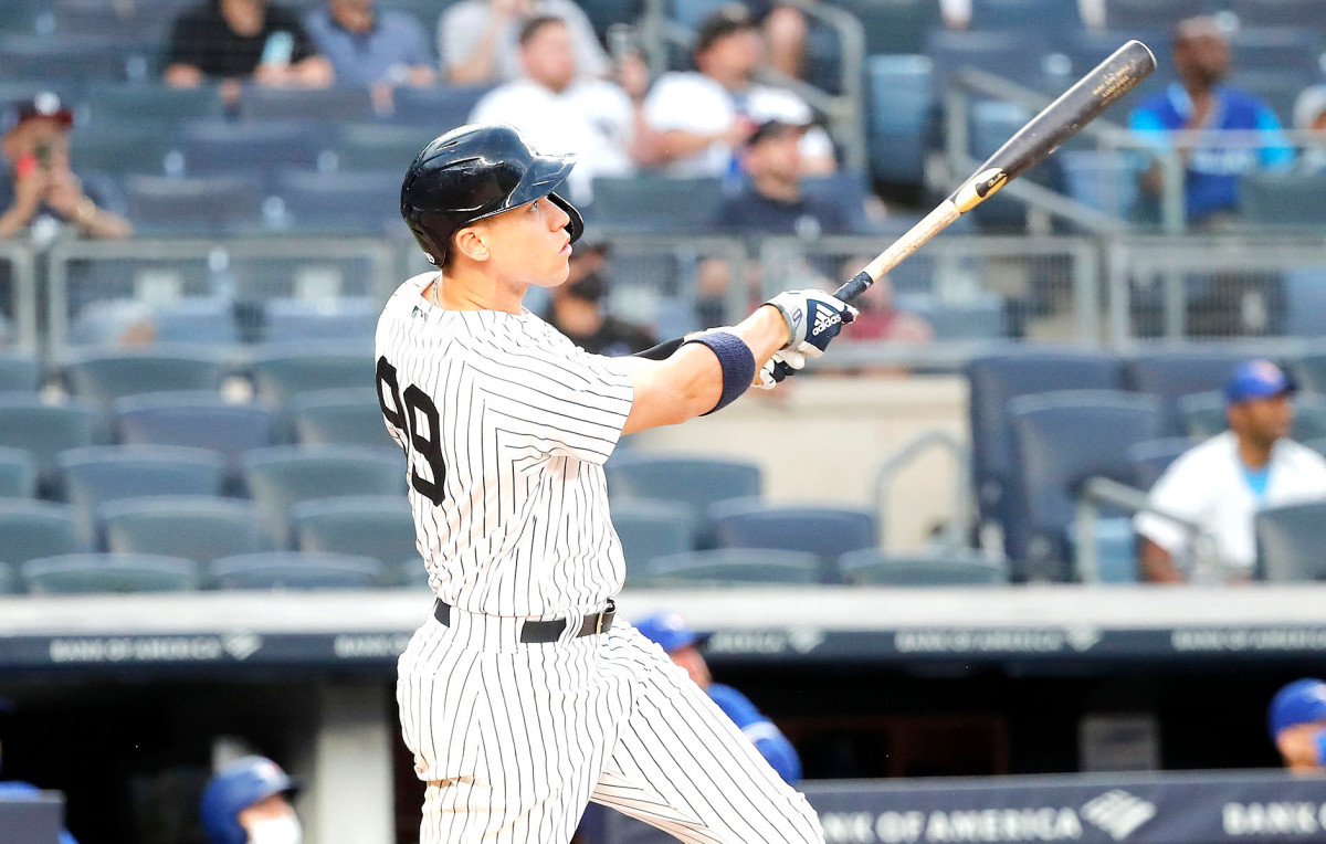 Aaron Judge, Gary Sanchez homers help Yankees salvage split
