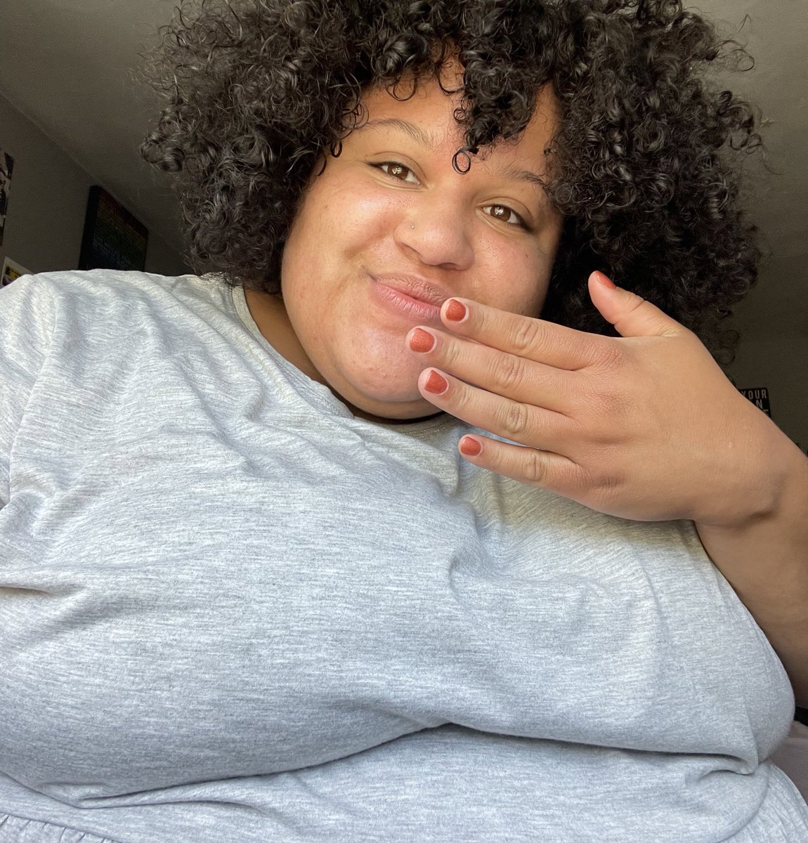 sista_scholar_'s tweet photo. All that matters is today I got my hair and nails done #fatnfly 💅🏽 💇🏽‍♀️ https://t.co/2zKdKjyicT