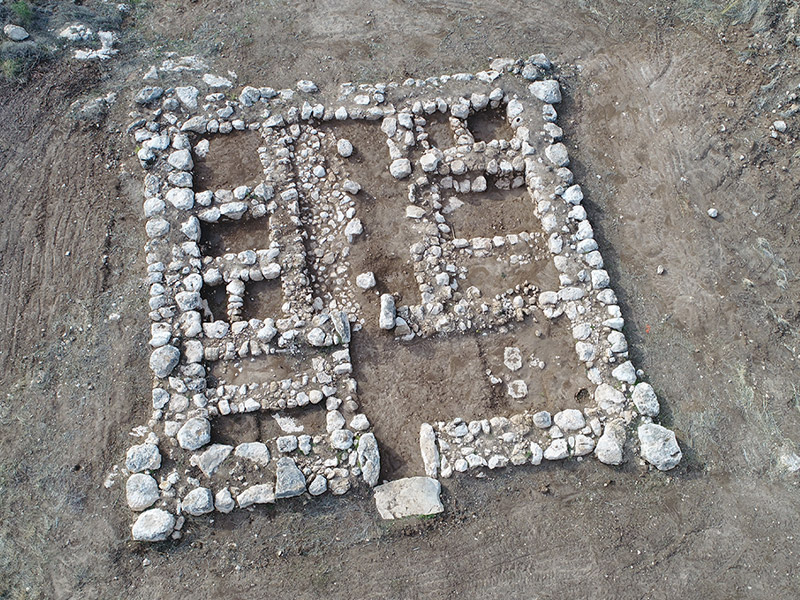 BibArch's tweet photo. Military Fort Discovered from Time of Biblical Judges 

Galon Fortress, the 3,200-year-old Canaanite stronghold, dates to a biblical period when the tribes of Israel were not united

#FortThursday 

https://t.co/d8YLapYP8F https://t.co/4FSvEwuGfW