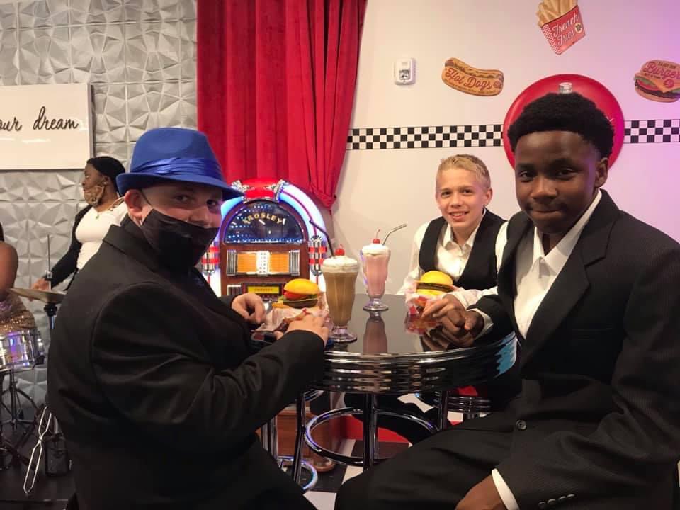 SSK8Tampa's tweet photo. What an amazing way to celebrate and graduate our 8th grade students! We thank ALL of our sponsors &amp; donors for making this all possible! Our students deserve this and so much MORE. Reach high class of 2021! 🎓 #SnapHouse #SSK8 https://t.co/NZSBcvywni