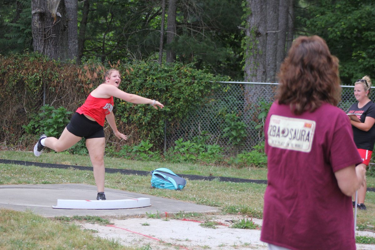 mhalesmith3's tweet photo. @hooker_alison look at you smiling as my girl gets the W and PR! #greatcoach #shotput #thrower #gdtbac #cardinaltrack https://t.co/8SLsFu6RIc