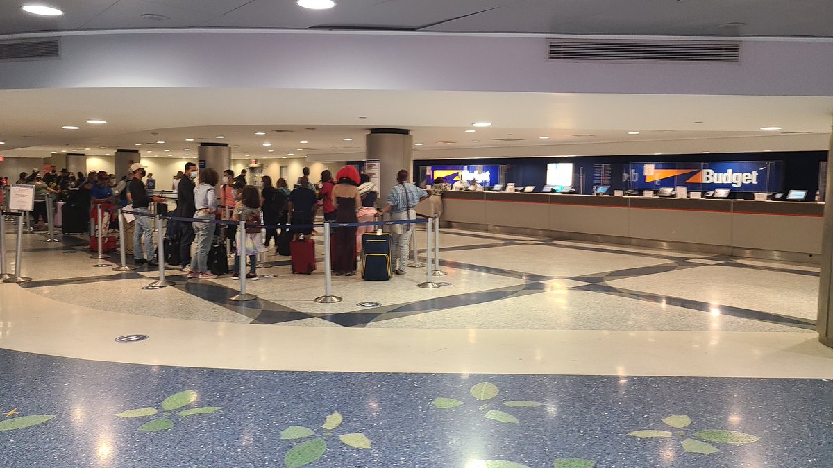 jordanl61's tweet image. 100+ customers 4 agents @Budget  Ft Lauterdale airport. #notpleased #whoisrunningthiscompany ?