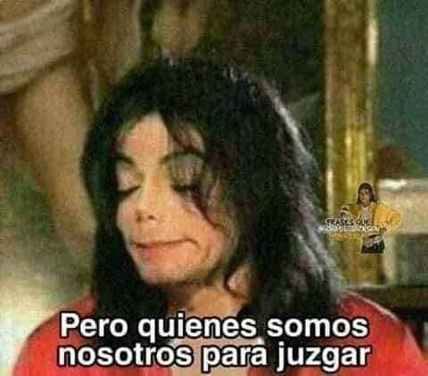 Karen: Si quieren decir algo, diganlo.
También Karen: Chismeando y hablando de todos con Pipe. #desafiothebox