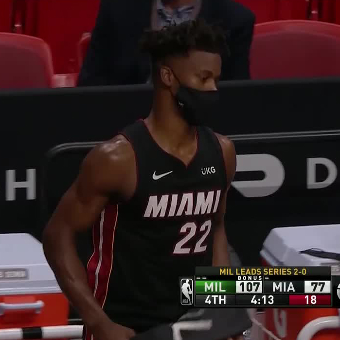 ESPNNBA's tweet photo. The Bucks are blowing out the Heat in Game 3 😳 https://t.co/fthc6ztt1y