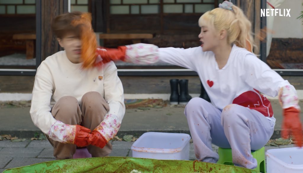 มินนี่กับคนอื่น                     มินนี่กับยองแจ 🤣