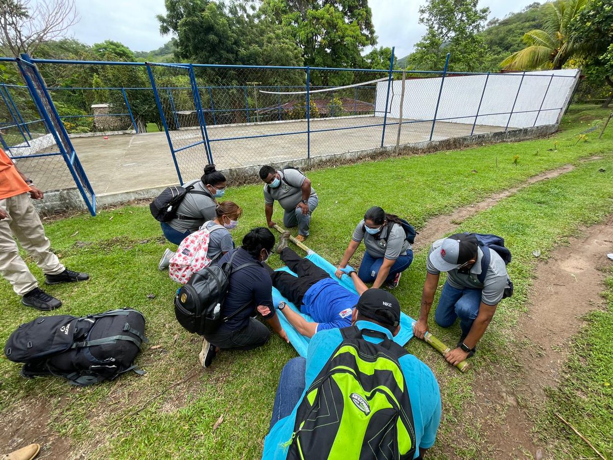 RRivasG11's tweet photo. Capacitandonos en Primeros Auxilios y RCP y Prevención de Riesgos en Áreas Remotas bajo la nueva modalidad post COVID-19 auspiciado por @Cobre_Panama con miras al Encuentro Iberoamericano de Turismo Rural donde la @am_lapintada tomará parte. https://t.co/OGWF6lEJ08