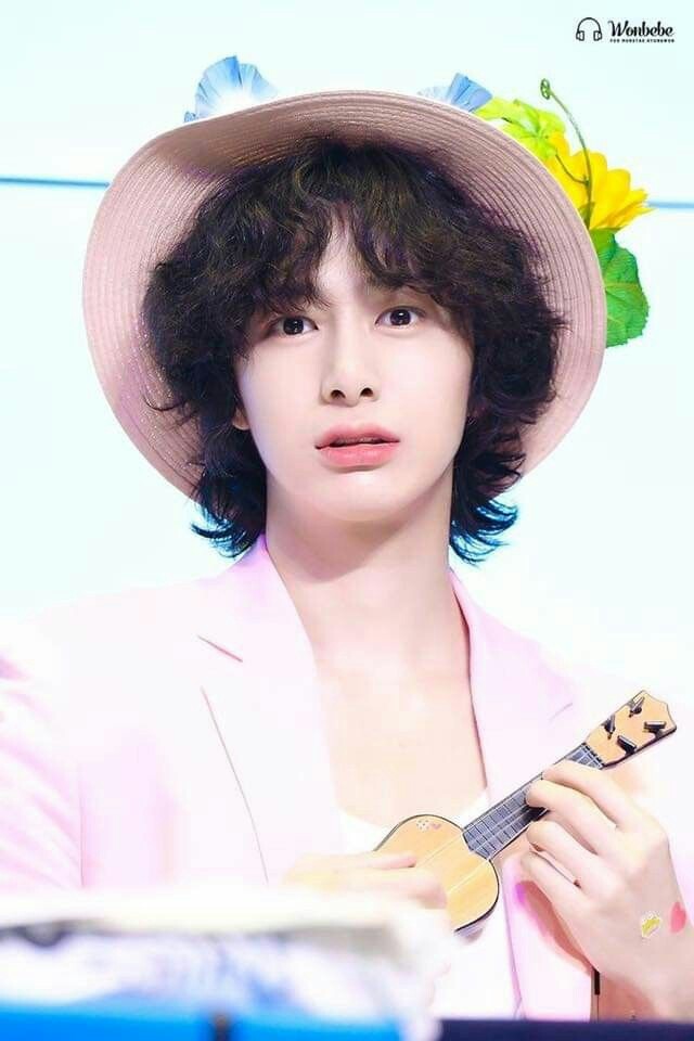 ChaeSxul's tweet photo. @PxrkMinki @ChaeWiin @minsngbxy @ChxeWonn @SianChoiG @LeeMinHx_B @WxnhxB @ParkJiminRB Yo y Mi papi @Hyungwxn_B 🐸💖 https://t.co/OgPzabWVoJ