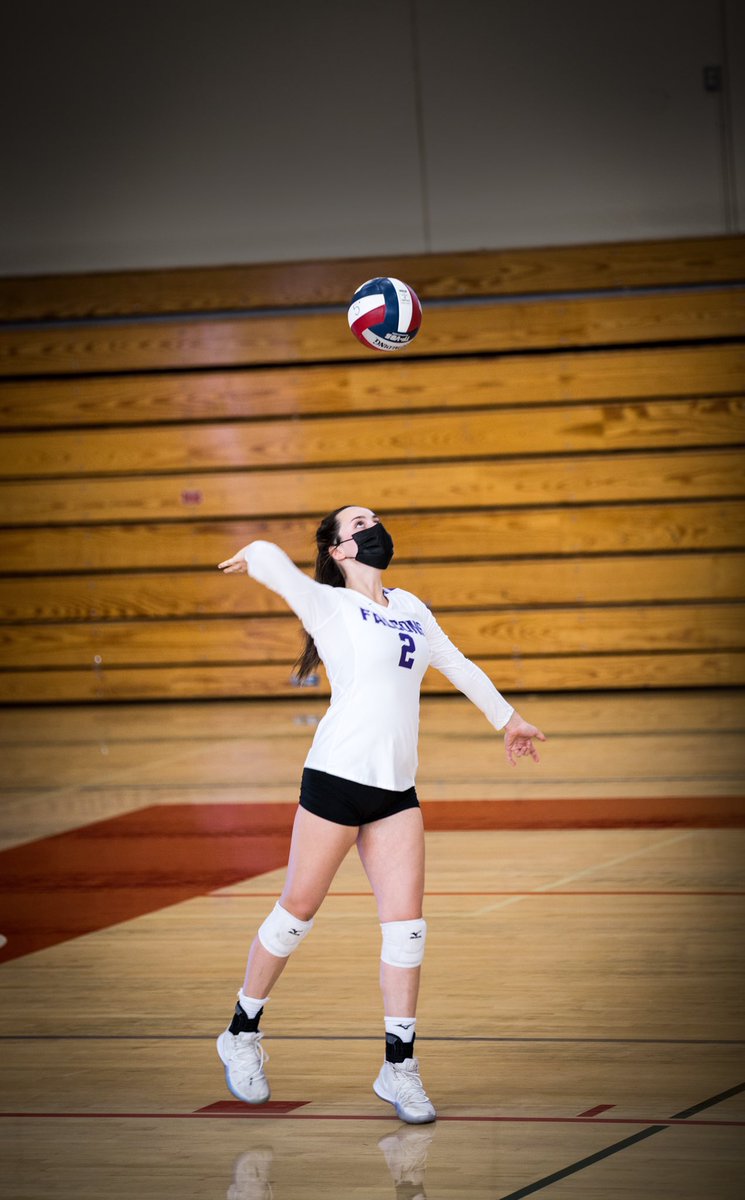 cpgirlsvball's tweet photo. SENOR SPOTLIGHT!
#2, Payton Schloss-DS. I have been playing for 9 years. My favorite memory is when we played Las Lomas &amp; Mel slammed her clipboard on the ground. I will be attending SB City College then transferring to UCSB. In my free time, I like to hang out with friends. https://t.co/NkVpjCPpIu