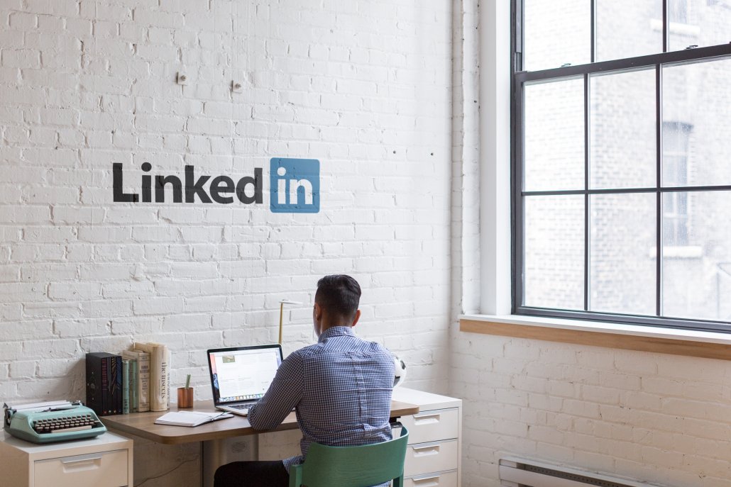 johnsoncaress's tweet photo. Attention all social media marketers: LinkedIn now has boosted posts and Event Ads https://t.co/7BSCGXz30p https://t.co/U3xOpYhwlw