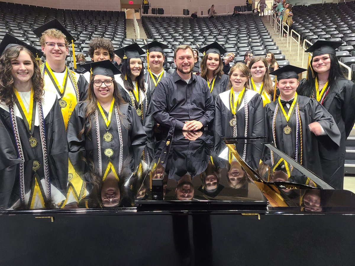 Thank you senior class of 2021. You will forever have a home and friend in the RCHS Choir. Thank you for leaving such a positive mark on our program. Have a safe night! Much love to you all.