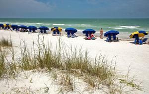 RussSL's tweet image. Cruising along west side of #Hawaii's Big Island, the landscape is dominated by ancient volcanic flows and jagged shorelines. Then you get to #Hapuna #Beach. There, the contrast of black lava rock, white sand &amp;amp; blue water means you have arrived in paradise buff.ly/34mMKwT