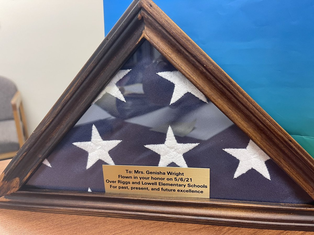 GenishaW's tweet image. I was speechless today! Our SRO (one of CUSDs best) and US Veteran, honored me with this sealed flag today. He previously flew the flag over Riggs Elementary &amp;amp; my new school Lowell Elemetary. Thank you Scott for reminding me of the impact I can have on others @ChandlerUnified