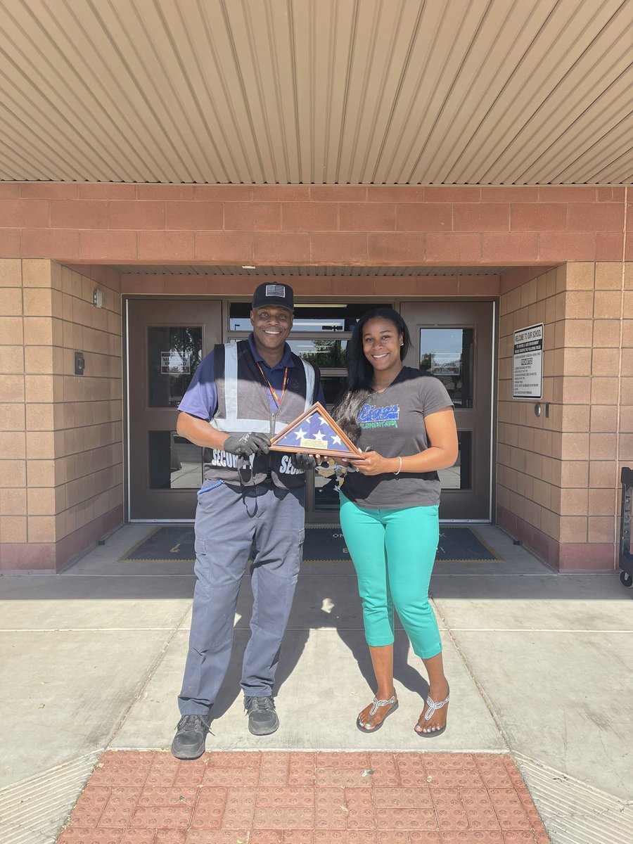 GenishaW's tweet image. I was speechless today! Our SRO (one of CUSDs best) and US Veteran, honored me with this sealed flag today. He previously flew the flag over Riggs Elementary &amp;amp; my new school Lowell Elemetary. Thank you Scott for reminding me of the impact I can have on others @ChandlerUnified