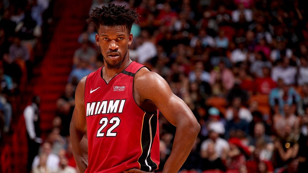BetterWoj's tweet photo. Heat forward Jimmy Butler stands alone in dark bathroom, quietly writes "Butler in 7" with lipstick in the mirror, sources tell ESPN. https://t.co/RMHIfzRKro