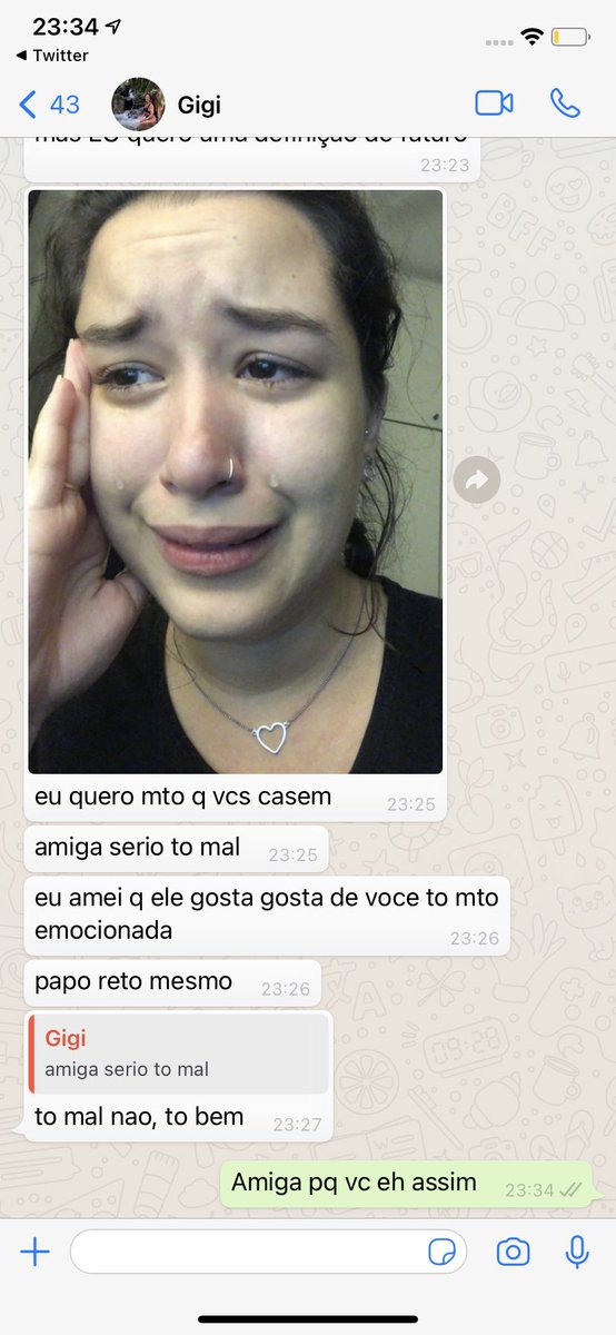 kribshna's tweet photo. Contei pra minha melhor amiga que o homem que eu gosto gosto disse que gosta gosta de mim https://t.co/KaASEkfasq
