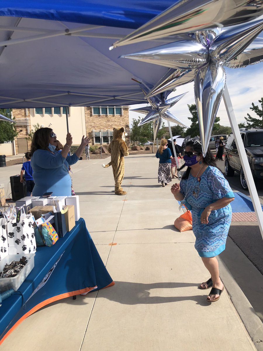 Last night of celebrations goes to our 8th Grade Bobcats 🎉 #PuentesBobcats #TeamSISD