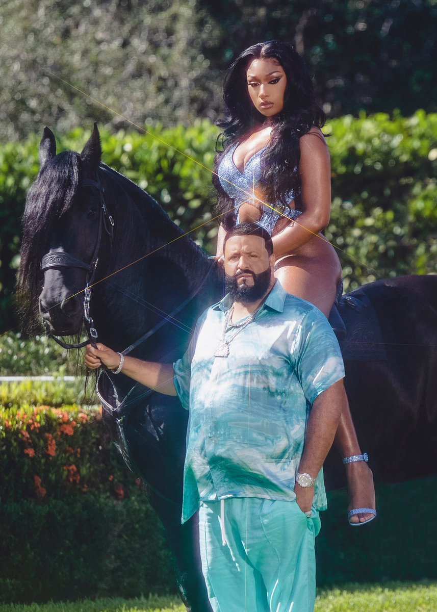 djkhaled's tweet image. 1 HOUR AWAY 👉🏽 #IDIDIT VIDEO 🎥 on @YOUTUBEMUSIC ! @djkhaled feat. @theestallion @lilbaby @dababy @postmalone 

directed by: @davemeyers

#KHALEDKHALED available now!!