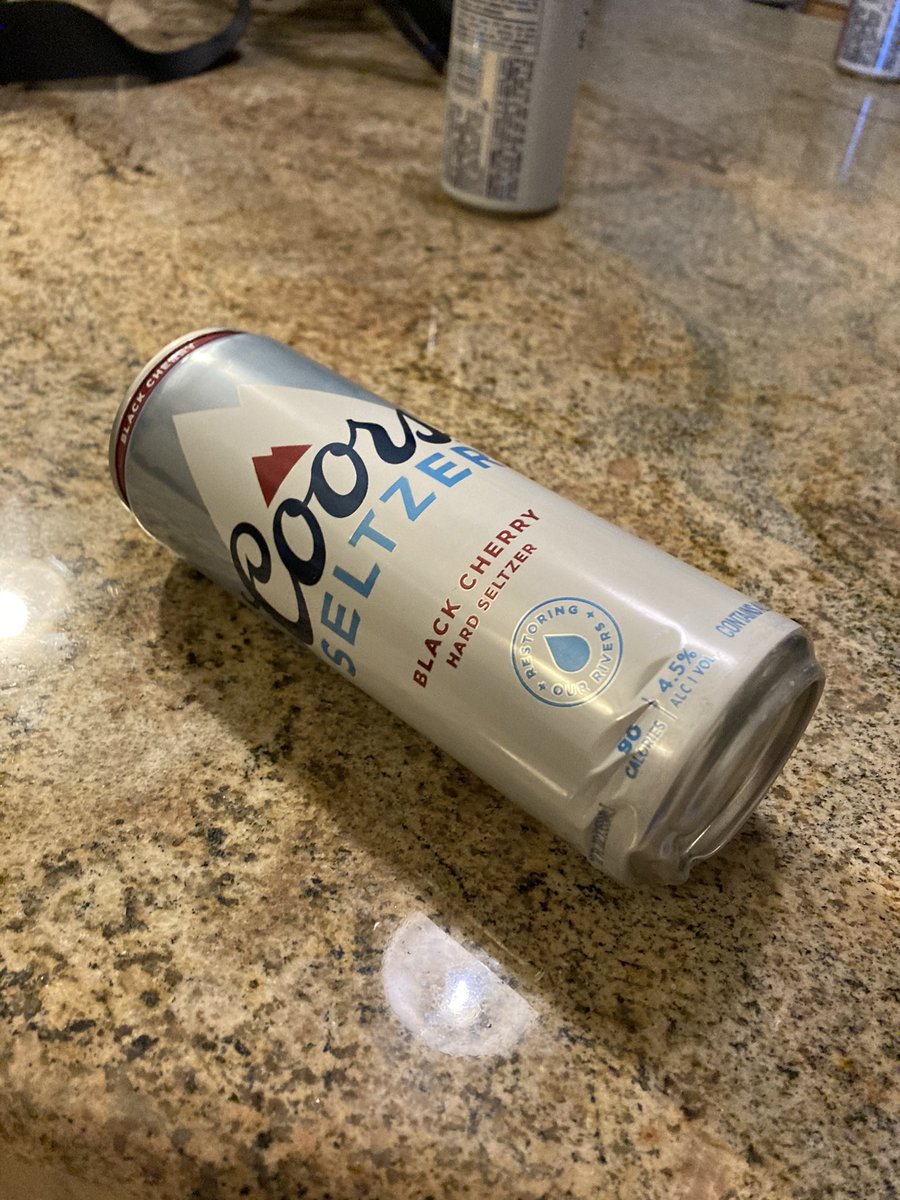 hilmaticc's tweet image. Opened a case and what do I see? Empty can. Very curious @CoorsLight @CoorsSeltzerUS #fails #coorsfail #canfail #coors #coorsfail #shouldastuckwithbudv