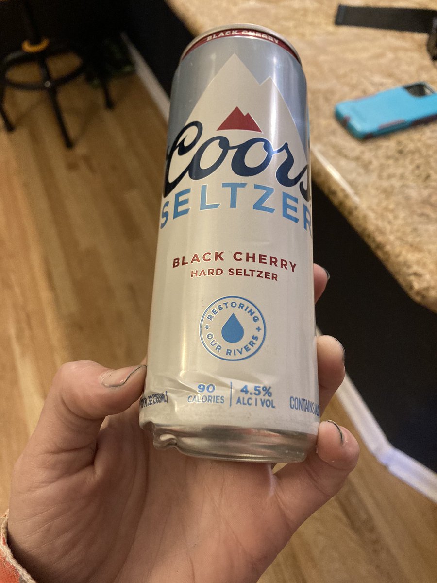 hilmaticc's tweet image. Opened a case and what do I see? Empty can. Very curious @CoorsLight @CoorsSeltzerUS #fails #coorsfail #canfail #coors #coorsfail #shouldastuckwithbudv