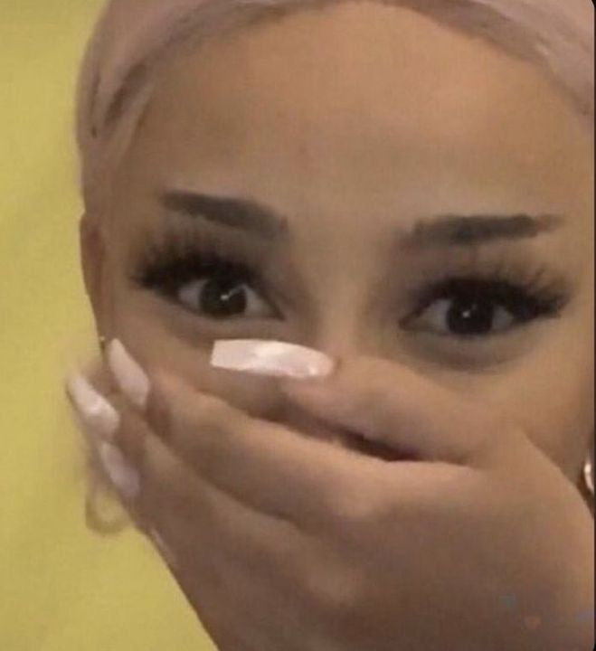 Princesslaya0's tweet photo. i-not her being a cf 😭 https://t.co/il3b9y4NJC