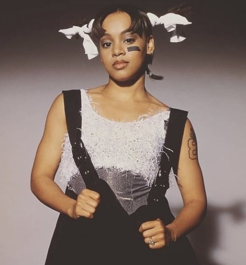 Happy birthday to Lisa Left eye Lopes   Love nd miss you 