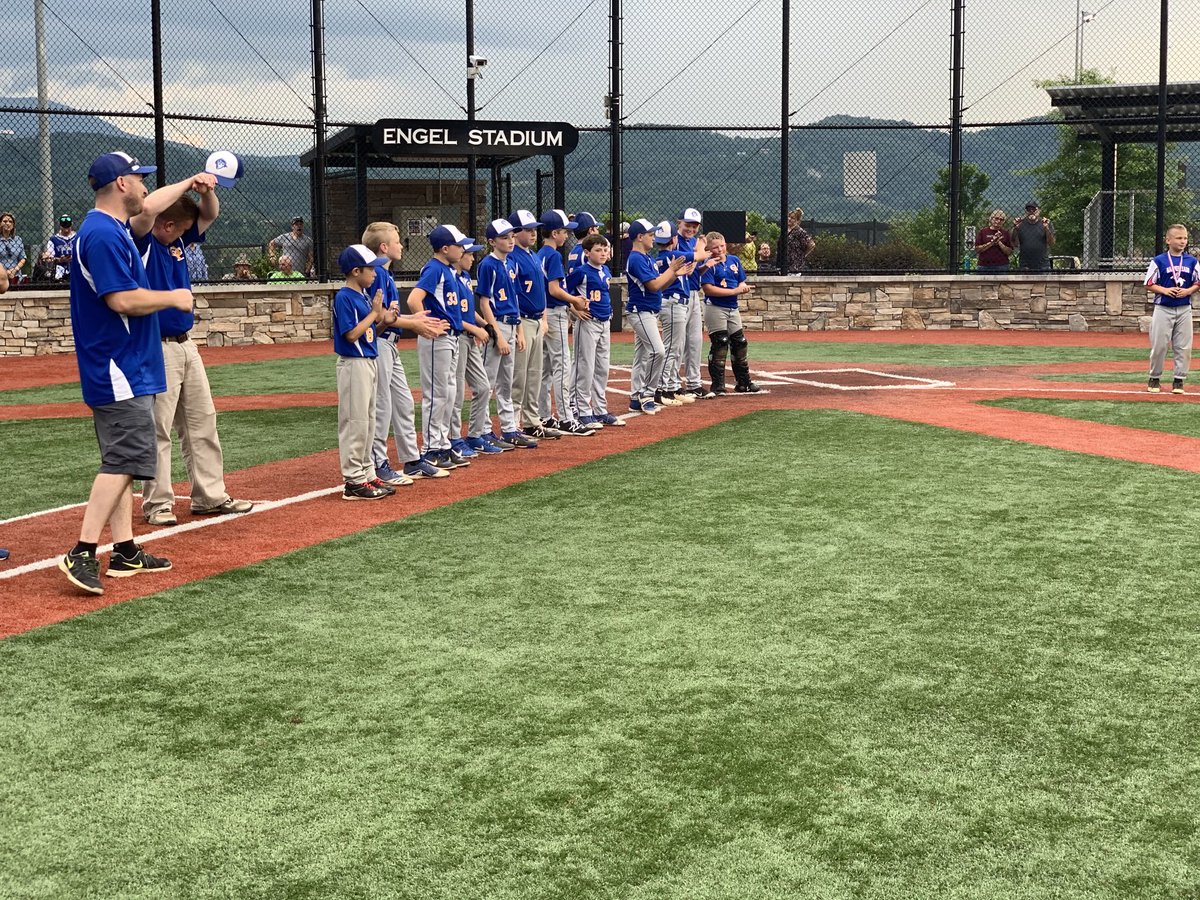 themtnthicket's tweet photo. We are so proud of this group of 12U boys, they won the PF/Sevierville Youth League Championship tonight 5-1! They put in a lot of hard work this season and it paid off!! Nothing better than seeing the excitement on their faces!!!#FutureHighlanders ⁦@Highlander_BB⁩ https://t.co/qYnqVVqUS4