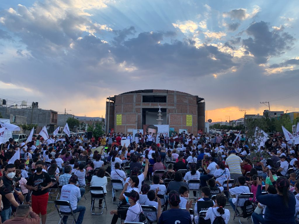 juliocesarchp's tweet photo. Gracias a mi gente de Villas de Guadalupe, por ustedes estamos hoy aquí, forjando la continuación de la historia que se comenzó a escribir a su lado y que así seguirá, siempre avanzando junto a ustedes.
#QueLaHistoriaContinúe #JC #4D4 https://t.co/MdOvL13XLf