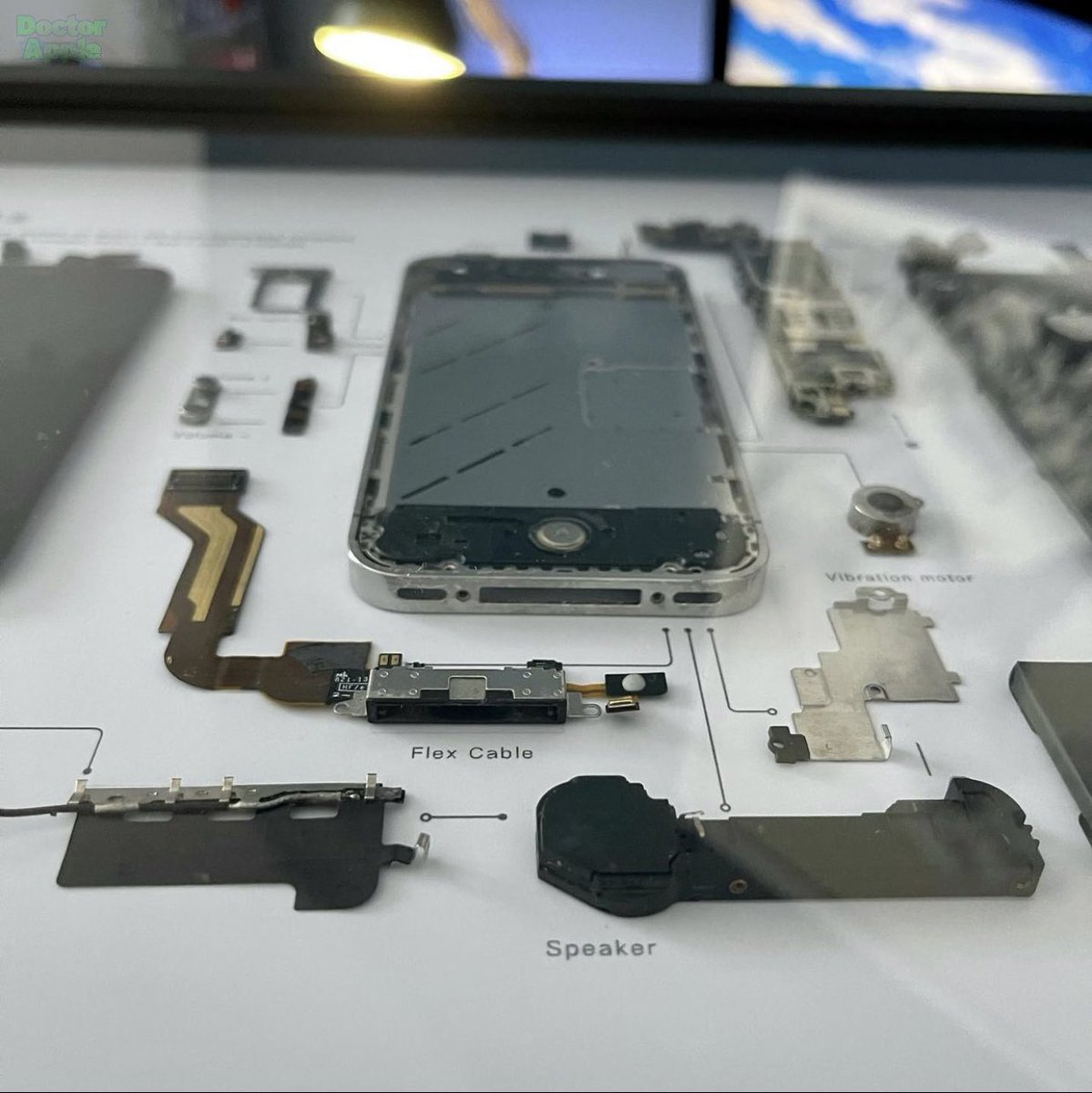 doctorappleita's tweet image. Quanto la tecnologia diventa arte
.
.
@GridStudiocc #iPhone4S #phoneframe #art