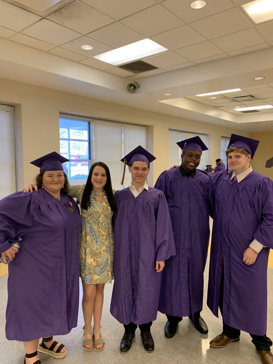 PennyS104's tweet photo. We Made It!! Graduation 2021 🎓
💛💜💛 https://t.co/gQiOE1c1xx