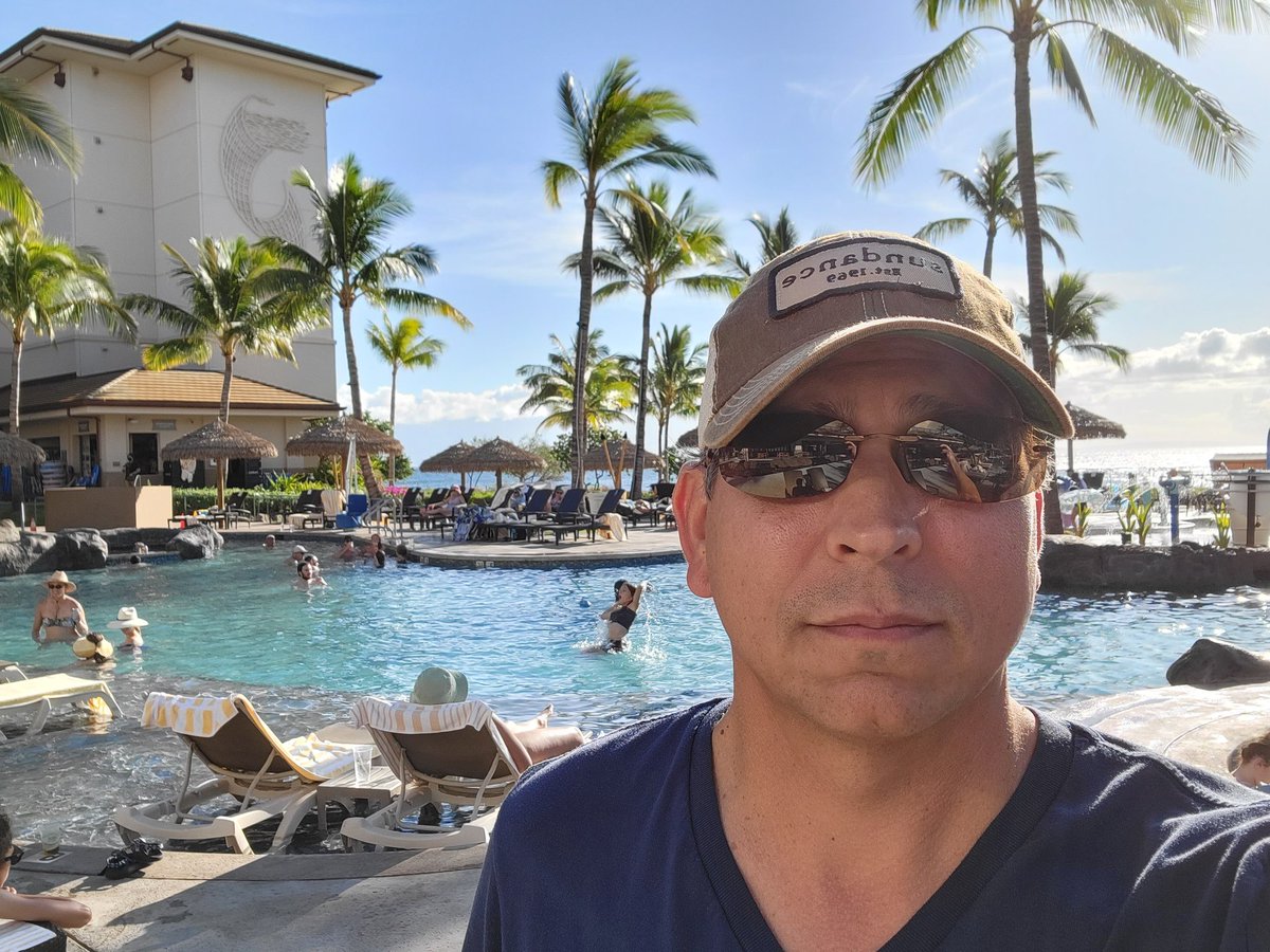 jmelikidse's tweet photo. Gotta admit, it feels pretty damn good to be doing this without a mask. Weird, but good.
#staycation #nomaskoutside #thenewcommando https://t.co/60pmHvvAbx
