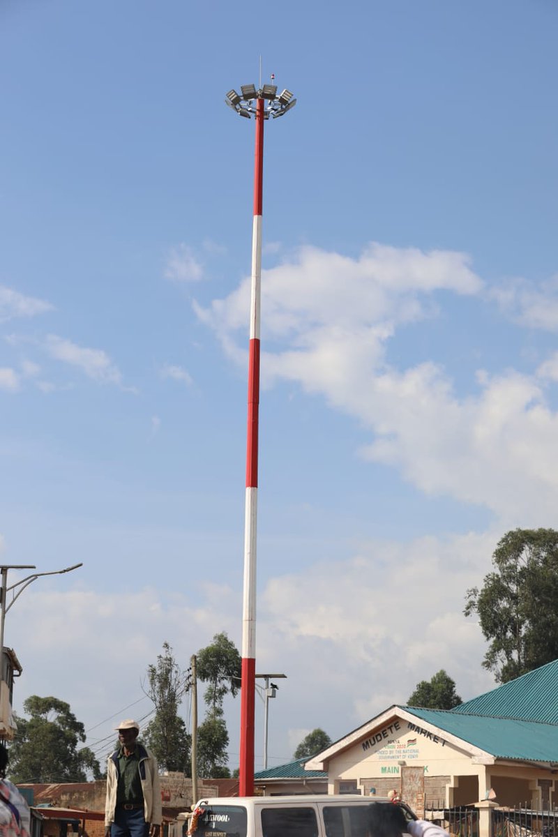 GeofreyMusa's tweet photo. Vihiga lights up, this means that people can do business on a 24 hour economy.
#OttichiloMeansBusiness https://t.co/IKMhfEyBYk