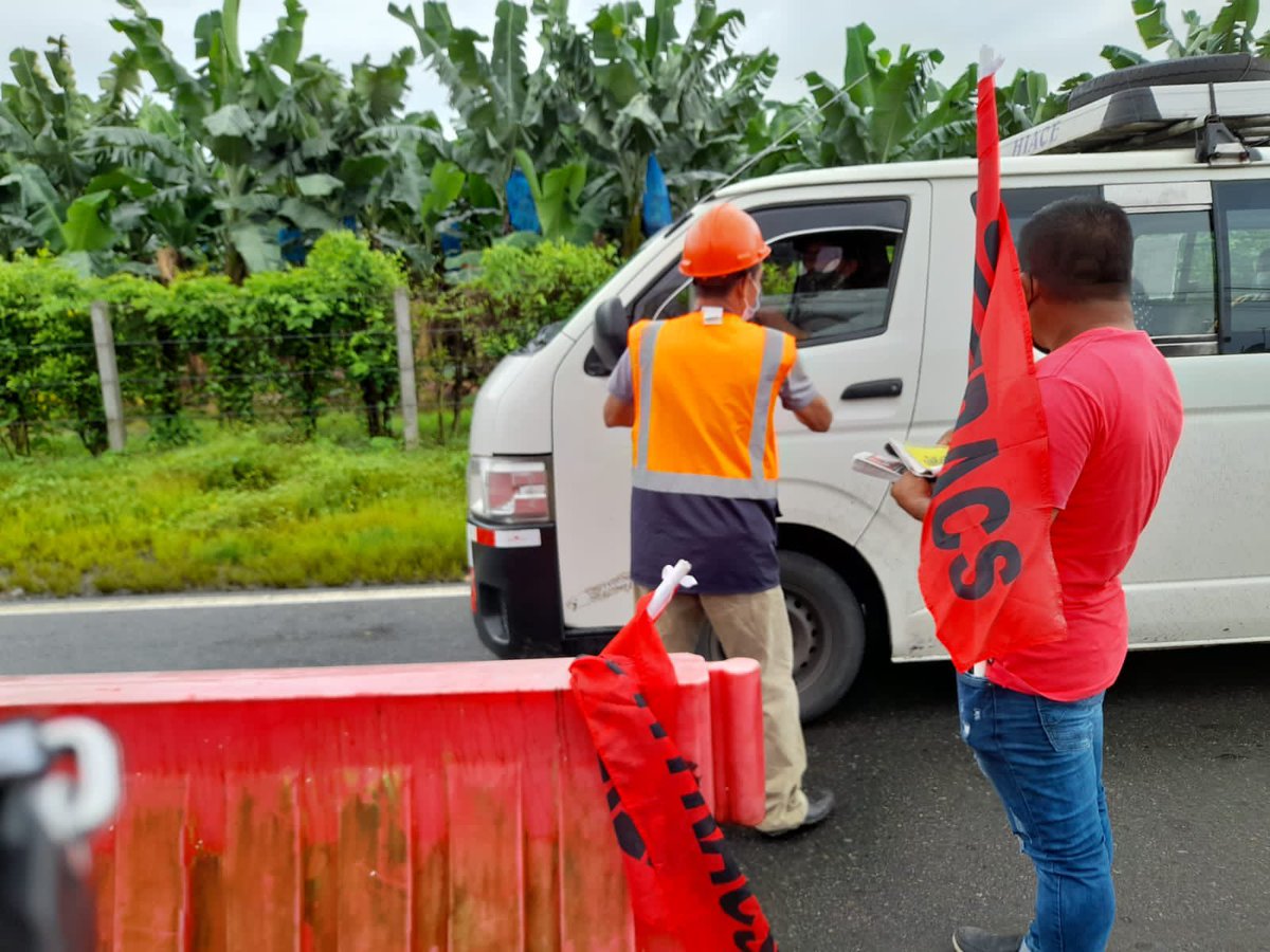 SuntracsPanama's tweet photo. Bocas del toro |
Movilización a nivel nacional realizamos un volanteo en la calle de finca 65
Movilización a nivel nacional
-en contra de la mesa de Yo con Yo
-No a la paramétricas
-No al Aumento de Jubilación
#DefendamosAlSeguro
#EstaCajaSeDefiende https://t.co/NFOCFCohnG