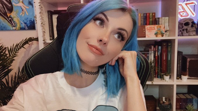 HI GOING ONLINE ON https://t.co/G2YokoufTa  💙💙💙 https://t.co/Q0Eq9yW8df
