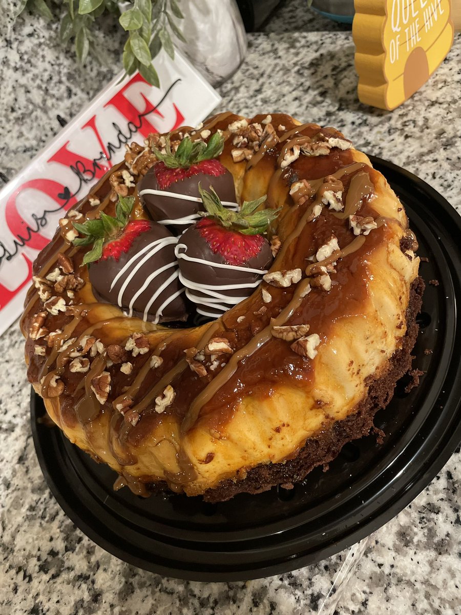 iChilledOut's tweet photo. Selling Chocoflan tomorrow and Saturday , DM me for more info ! 💙🤘🏼 #Bombbbb https://t.co/5V6dU6hZUe