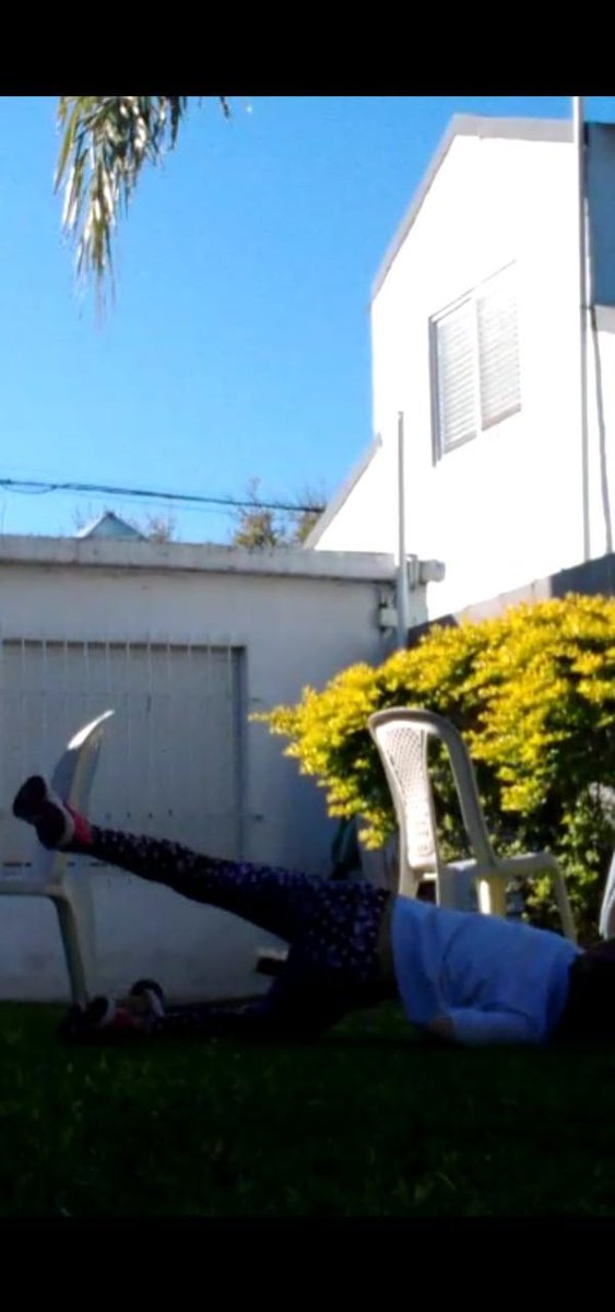 mi hermana intentando hacer salto en alto

aquí la secuencia