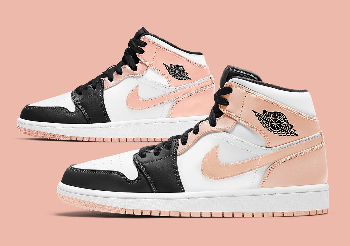 adidassteps's tweet photo. UPDATE: The Air Jordan 1 "Crimson Tint" is hitting Nike on June 8th 👀 Cop or Pass?
https://t.co/Z3U8U5sGeY https://t.co/uScI5wOyjA