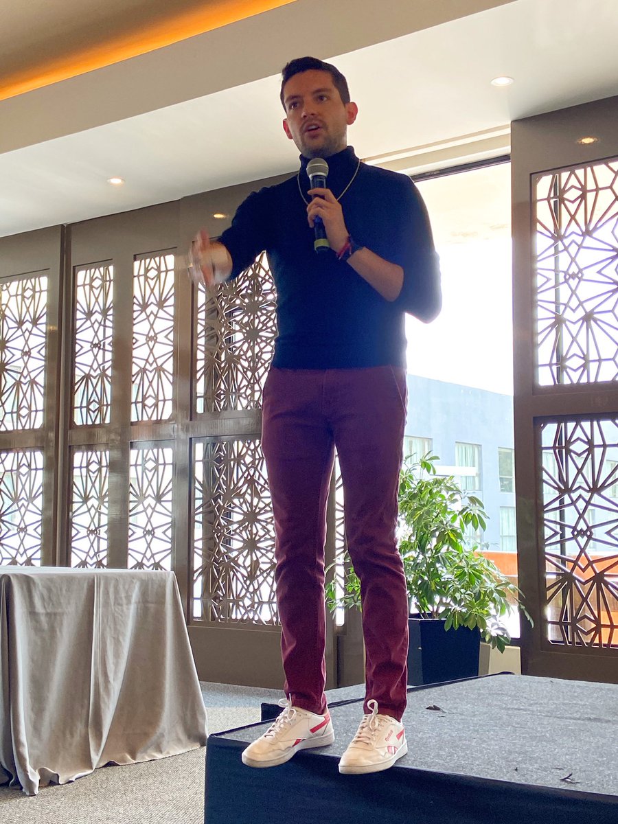 carlosherrerafx's tweet photo. Hoy tuvimos la oportunidad de compartir con emprendedores que están montando su negocio en línea 💪🏻🎉

Es increíble ver cuantas personas se están adaptando a esta era digital 😎🌎

Tu consideras importante adaptarse al uso de la tecnología e internet? 🤔👇🏻 https://t.co/5yNfV9sNax