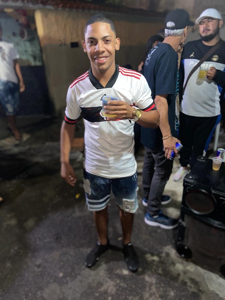 Procopio22_'s tweet photo. Muito obgd papai do céu por me abençoar por mais um ano de vida, 20tao na carcaça 🎉🎂♥️🍻 https://t.co/qDQhEXnhRN