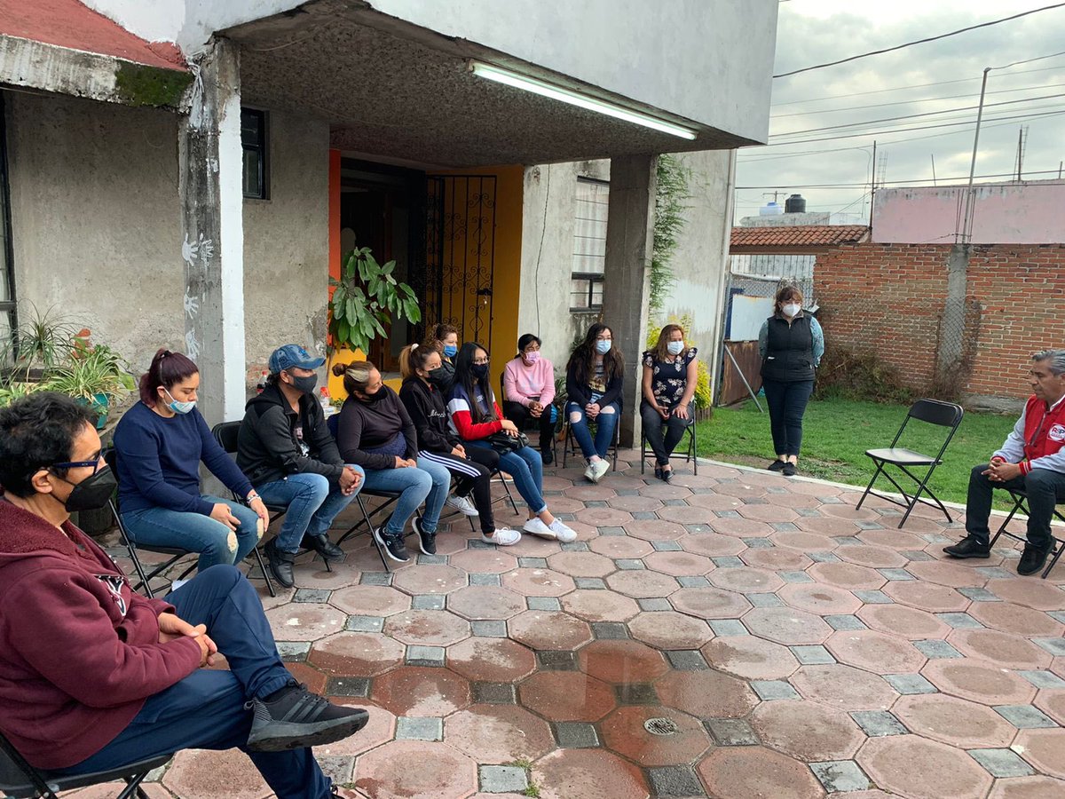 CiriloSalasH's tweet photo. Un día lleno de actividad, caminos que recorrer, liderazgos llenos de sueños convencidos que la fuerza del progreso está en nuestras manos, caminando vamos, #CiriMovil, promoviendo la salud, #ElProfeCirilo, haciendo comunidad y los políticos en la opacidad.
Por la #EticaPolitica https://t.co/p7yO7W4By6