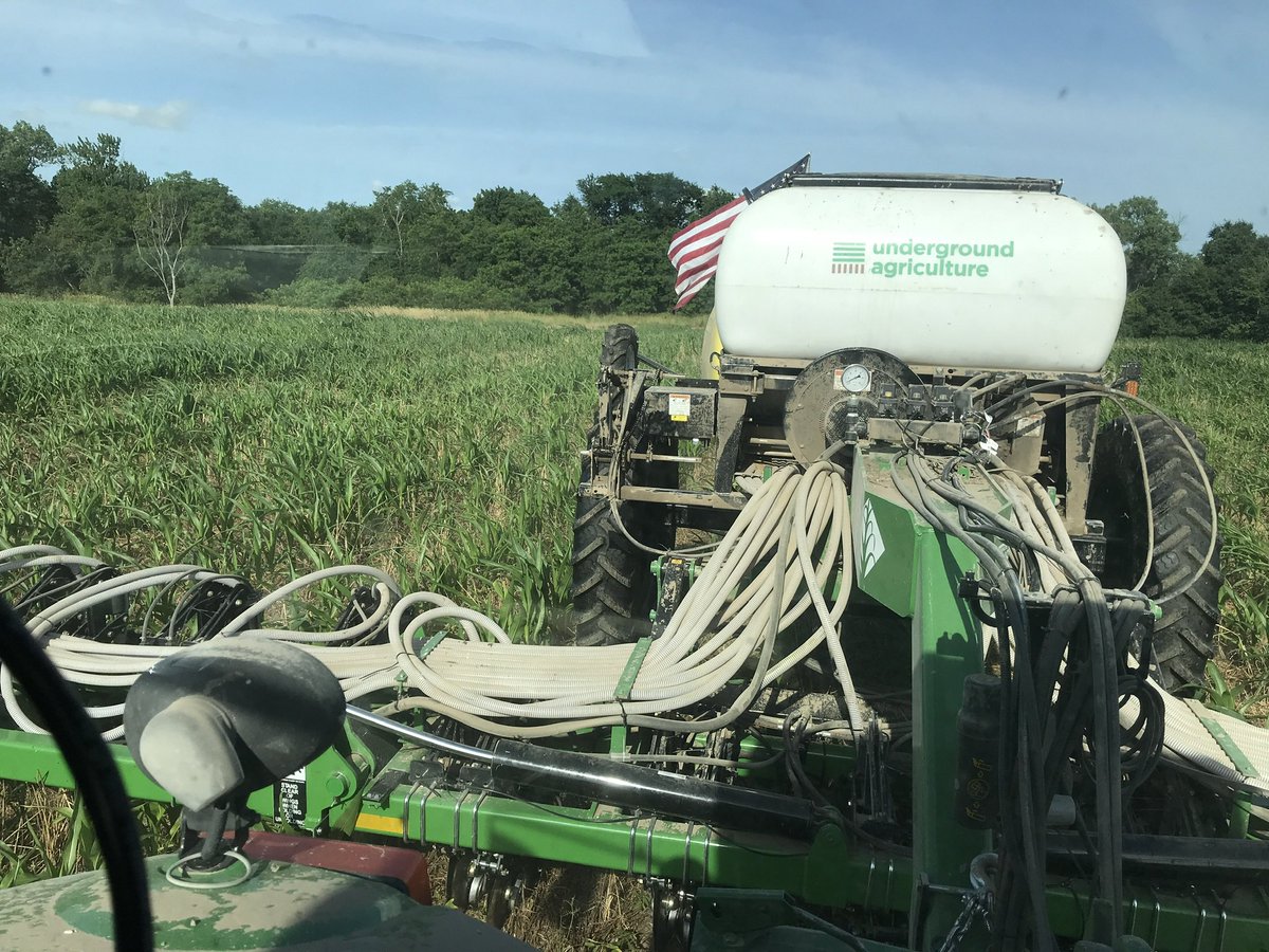 For Sale. 40ft innerseeder on twin row 32 Dawn Duoseed row units on Dalton toolbar with Valmar 6056 and 1,000gal y drop. PM for details. Retweets appreciated. Thanks.